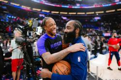 直播平台-关于鹈鹕翻盘北京队，哈登统治全场的信息