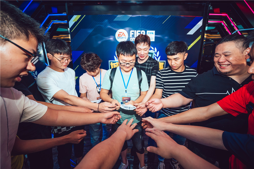 关于冷静与激情交织!游泳完美收官的信息 关于冷静与激情交织!游泳完美收官的信息