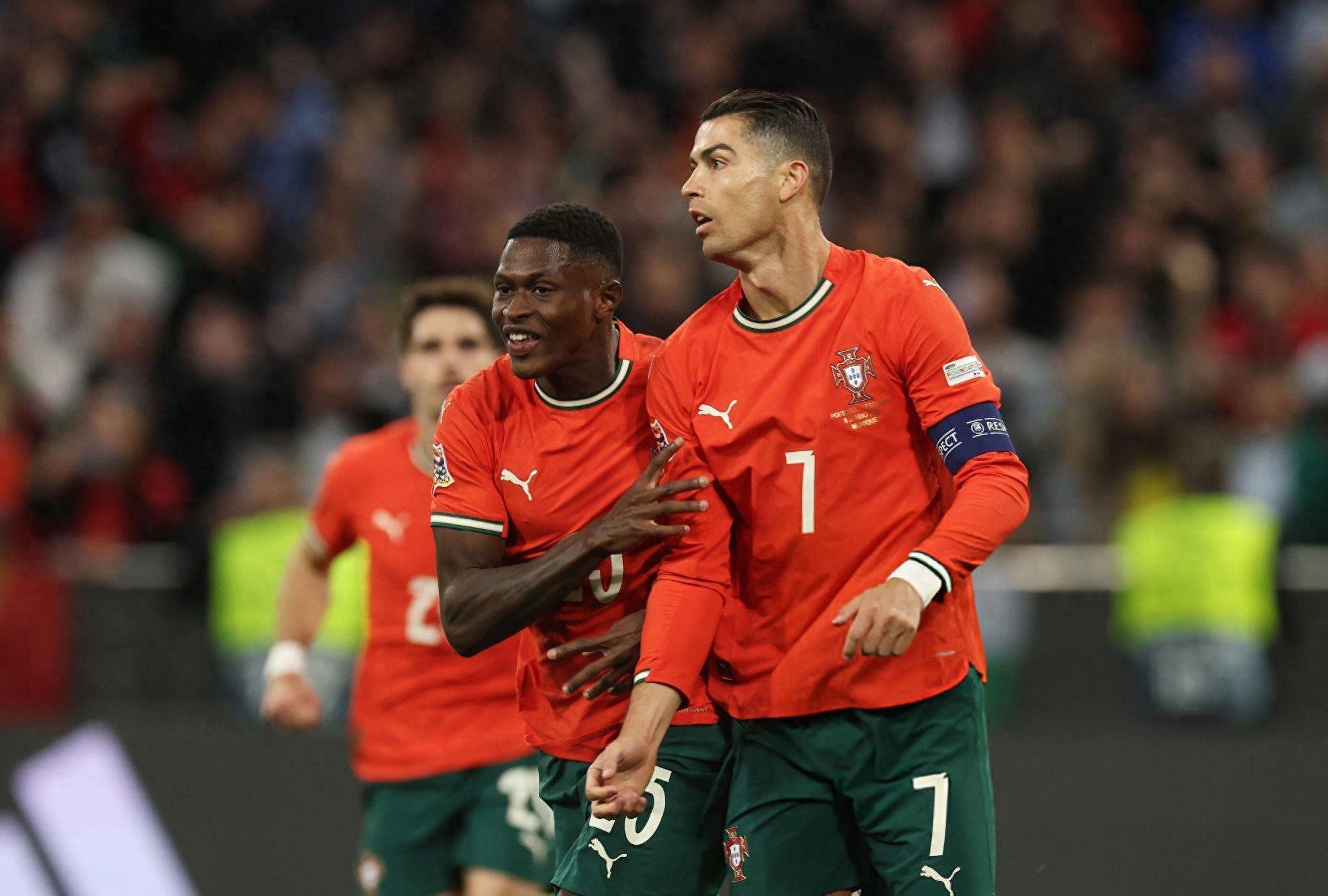 葡萄牙翻盘荷兰,苏亚雷斯统治全场的简单介绍 葡萄牙翻盘荷兰,苏亚雷斯统治全场的简单介绍